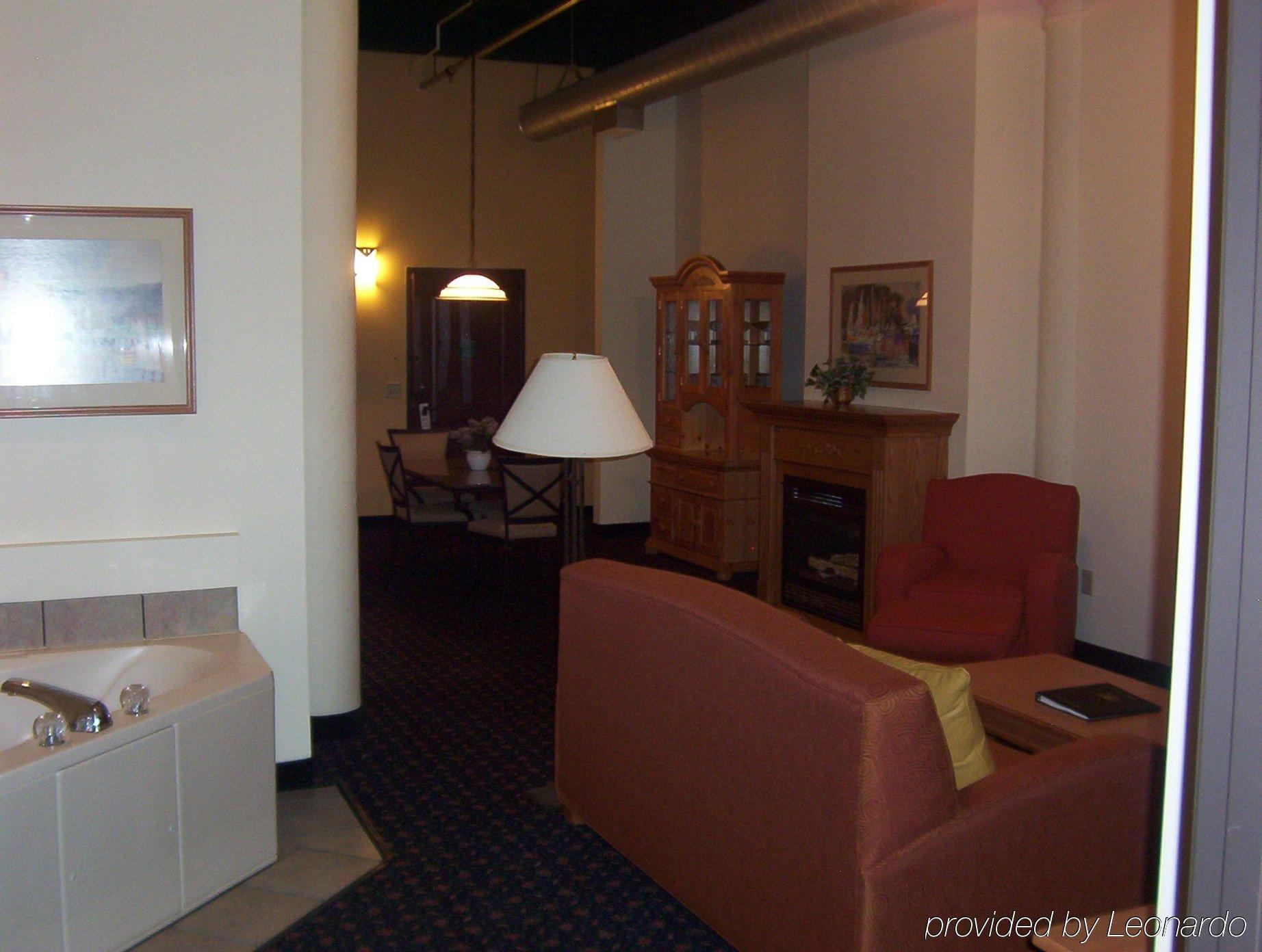 The Suites Hotel At Waterfront Plaza ดุลูท ห้อง รูปภาพ