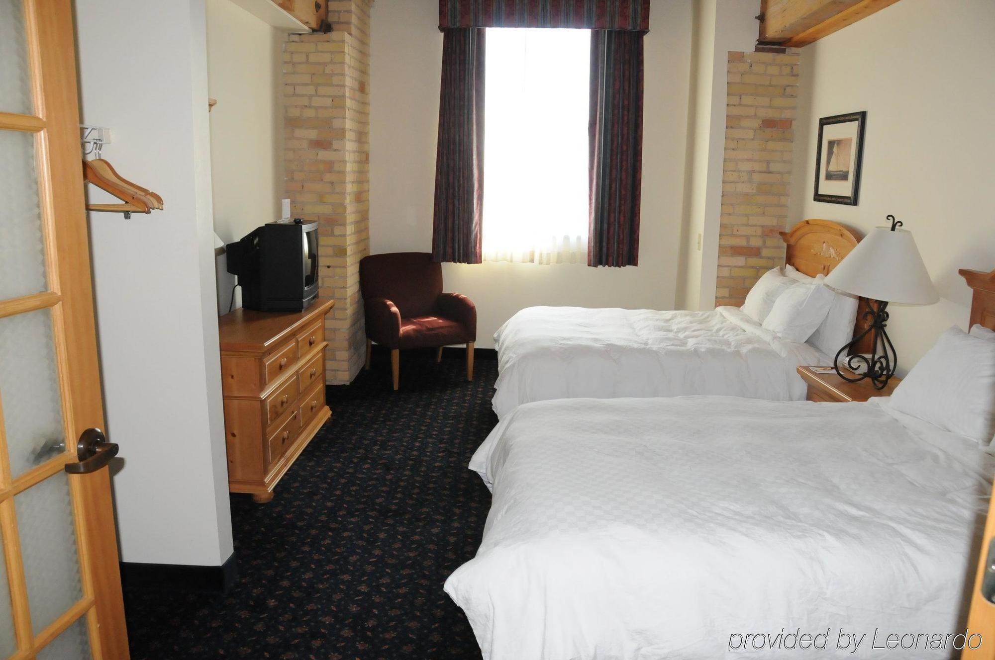 The Suites Hotel At Waterfront Plaza ดุลูท ห้อง รูปภาพ